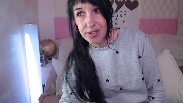 -carla- online show from November 20, 2025, 6:13 am