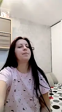 lolyforyou online show from February 18, 2026, 8:21 am