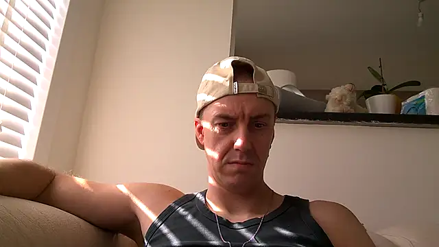 ploki2180 online show from October 12, 2025, 11:42 am