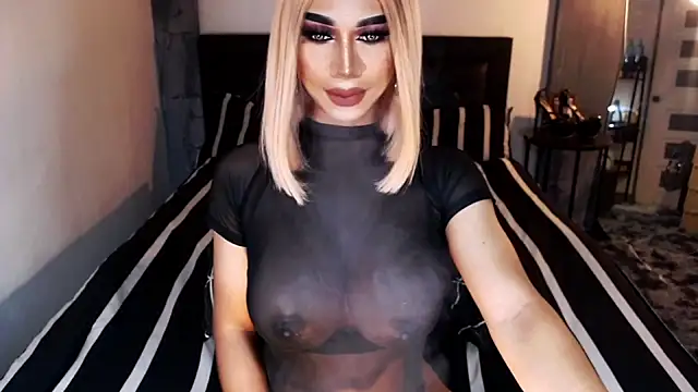 Snapshot of MassiveCockxMistress chatting on November 12, 2025, 12:33 am MassiveCockxMistress online show from November 12, 2025, 12:33 am