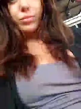 LilliThelo online show from December 8, 2024, 3:13 pm