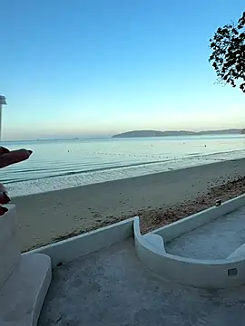 LilliThelo online show from December 21, 2025, 12:07 am