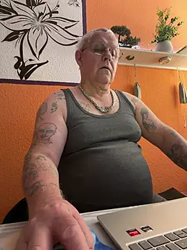 smaili1513 online show from January 16, 2026, 7:12 am