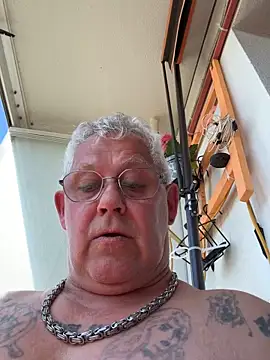 smaili1513 online show from May 25, 2026, 12:55 pm