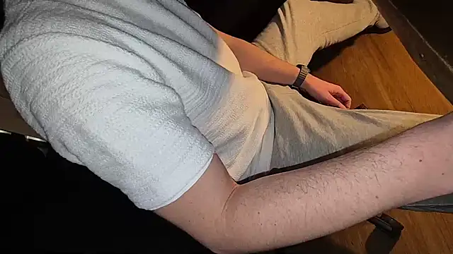 Snapshot of -luckybong- chatting on March 4, 2025, 9:54 pm -luckybong- online show from March 4, 2025, 9:54 pm