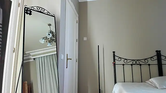 mazekyn online show from January 30, 2025, 5:06 pm