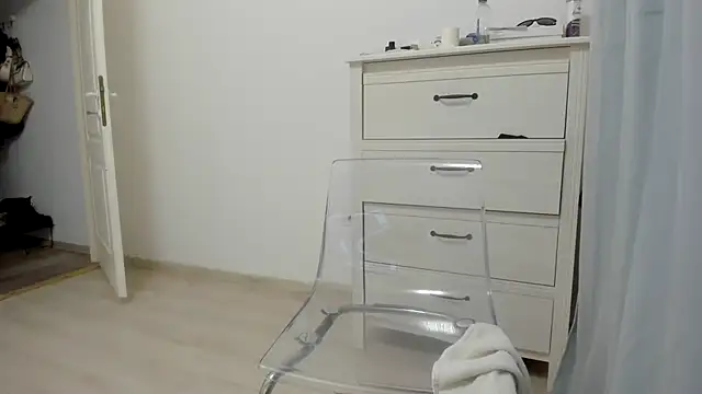 woolfiie online show from February 24, 2025, 11:19 pm