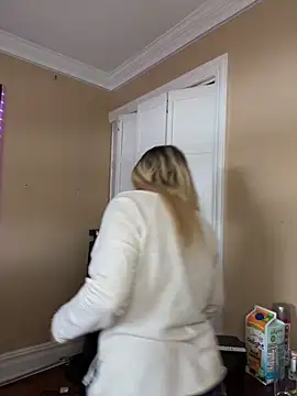 LittleMissEeve online show from February 15, 2025, 4:12 pm