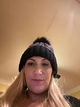 LittleMissEeve online show from February 20, 2025, 5:07 pm