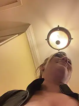 LittleMissEeve online show from March 14, 2025, 5:24 pm