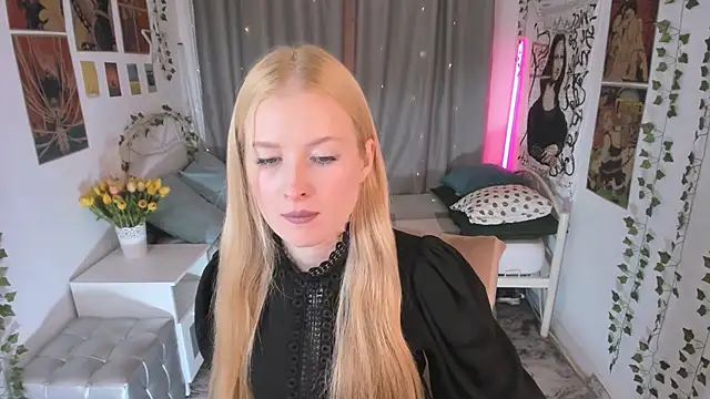 Laly Peach online show from November 11, 2025, 3:56 pm