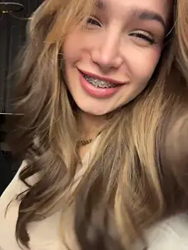 Snapshot of stefannichka chatting on May 4, 2026, 8:16 pm stefannichka online show from May 4, 2026, 8:16 pm