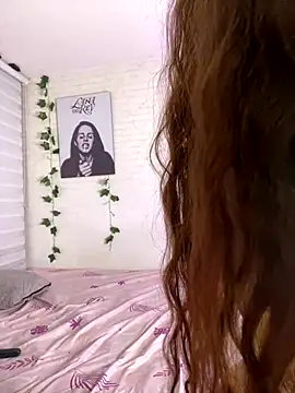 Niky Love online show from November 17, 2025, 5:02 am