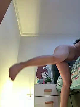 Nina lovi online show from February 8, 2025, 4:14 am