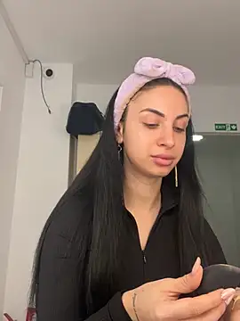 Snapshot of MeganHopeX chatting on December 10, 2024, 5:39 am MeganHopeX online show from December 10, 2024, 5:39 am