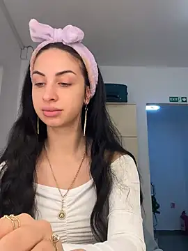Snapshot of MeganHopeX chatting on December 13, 2024, 5:49 am MeganHopeX online show from December 13, 2024, 5:49 am