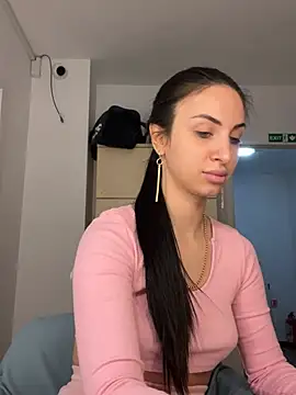 Snapshot of MeganHopeX chatting on December 18, 2024, 6:32 am MeganHopeX online show from December 18, 2024, 6:32 am