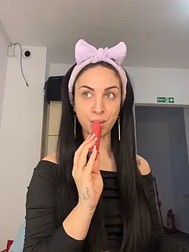 Snapshot of MeganHopeX chatting on January 29, 2025, 7:04 am MeganHopeX online show from January 29, 2025, 7:04 am