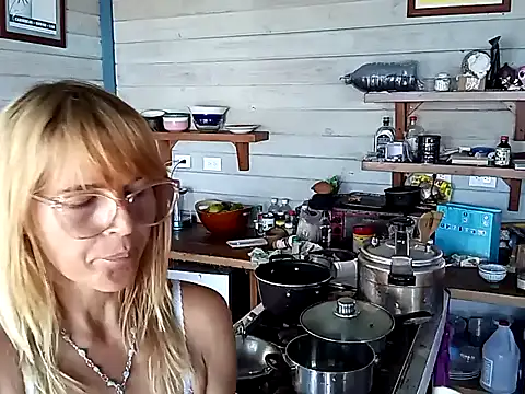 Luna-Natural online show from January 15, 2025, 6:51 pm