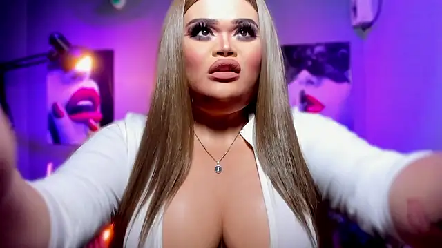 KarolinaThompson online show from September 25, 2025, 6:22 pm