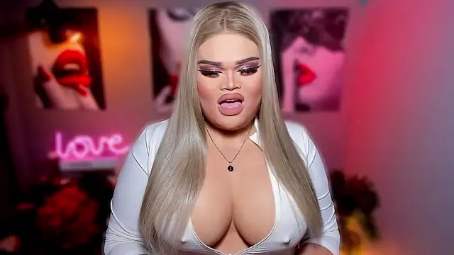 KarolinaThompson online show from October 5, 2025, 7:56 pm