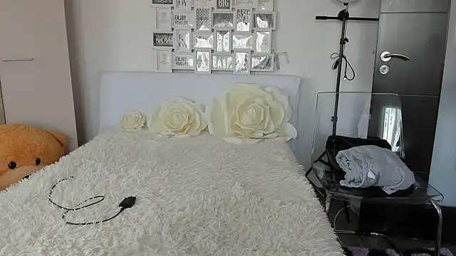 sweetemy4u online show from January 8, 2025, 7:45 am