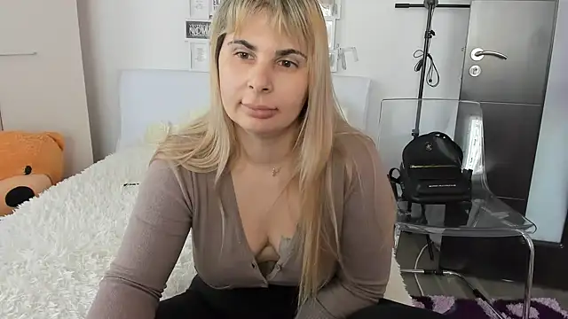 sweetemy4u online show from February 20, 2025, 1:40 pm