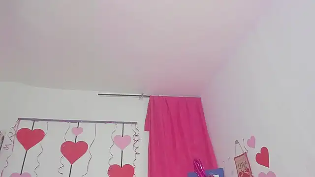 samantha  smile online show from February 3, 2025, 11:26 pm