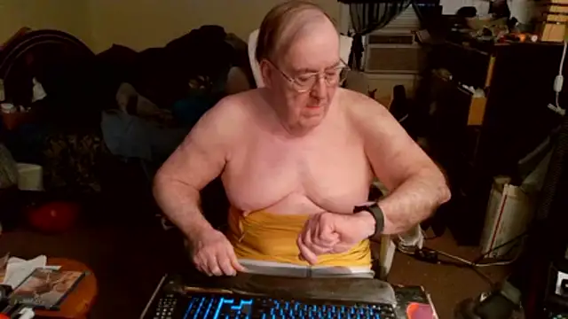 Snapshot of Toastir chatting on March 17, 2026, 4:21 pm Toastir online show from March 17, 2026, 4:21 pm