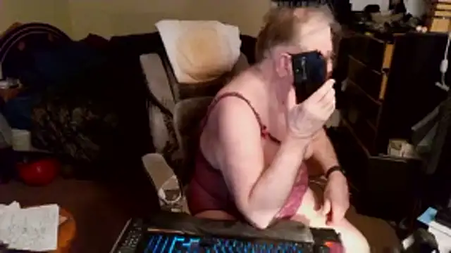 Snapshot of Toastir chatting on March 26, 2026, 12:55 pm Toastir online show from March 26, 2026, 12:55 pm