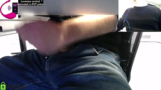 Snapshot of pliko chatting on December 2, 2024, 10:50 am pliko online show from December 2, 2024, 10:50 am