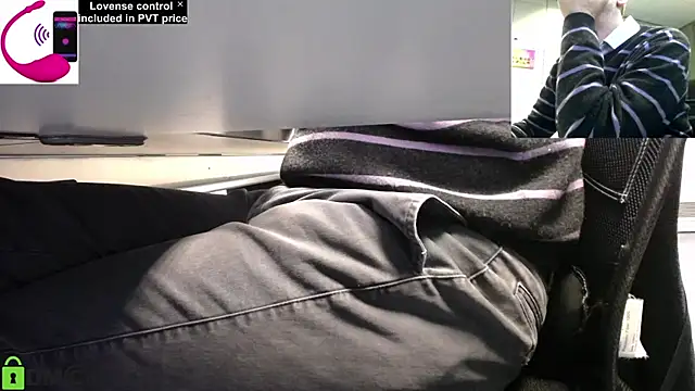 Snapshot of pliko chatting on March 10, 2025, 3:30 pm pliko online show from March 10, 2025, 3:30 pm