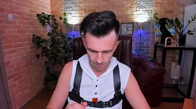 SteveTiger online show from March 14, 2025, 3:58 pm