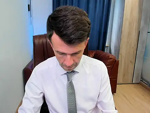 SteveTiger online show from September 18, 2025, 1:13 pm