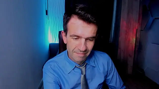 SteveTiger online show from October 28, 2025, 1:47 pm