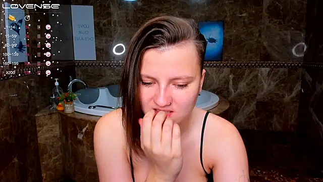 MelindaTin online show from November 24, 2025, 12:32 am