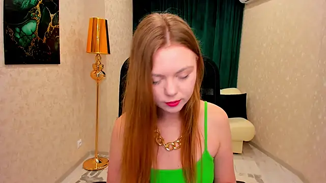 Strawberrye online show from February 12, 2025, 3:40 am