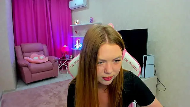 Strawberrye online show from November 15, 2025, 3:26 am