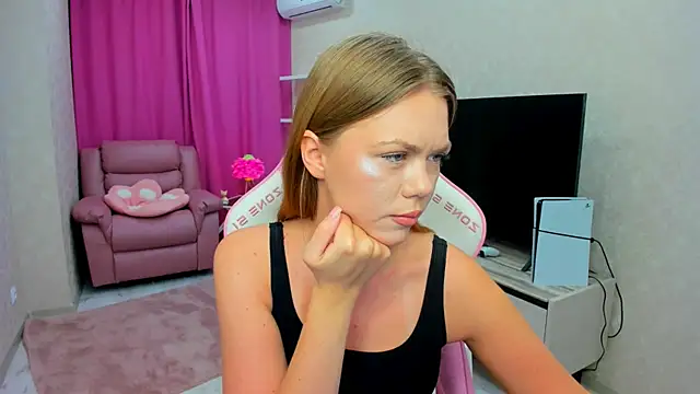 Strawberrye online show from February 23, 2026, 3:15 am