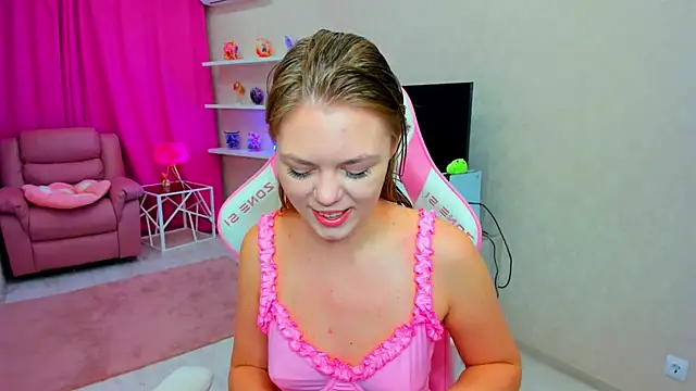 Snapshot of Strawberrye chatting on April 20, 2026, 3:20 am Strawberrye online show from April 20, 2026, 3:20 am
