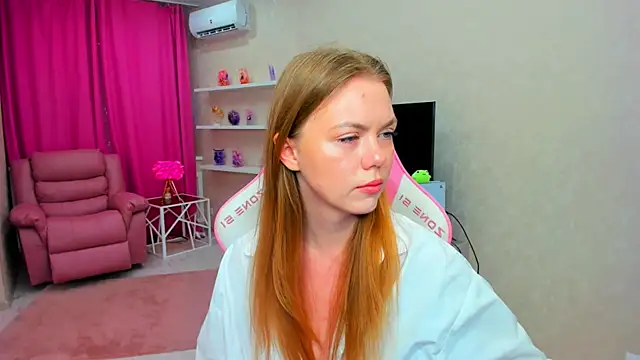 Snapshot of Strawberrye chatting on May 30, 2026, 3:25 am Strawberrye online show from May 30, 2026, 3:25 am