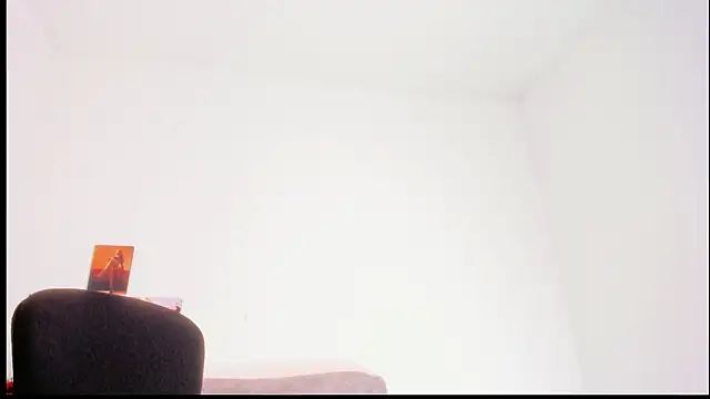 Snapshot of MIss_Kendall_ chatting on March 6, 2025, 11:09 pm MIss Kendall online show from March 6, 2025, 11:09 pm