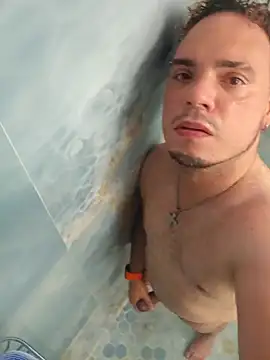 latinoflpr online show from September 22, 2025, 1:40 am