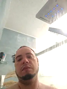 latinoflpr online show from December 17, 2025, 1:33 am