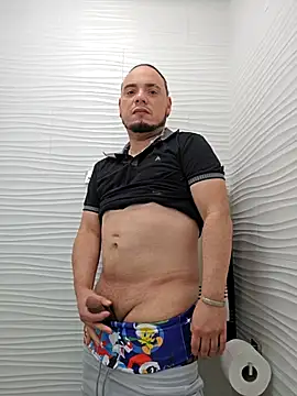 latinoflpr online show from March 13, 2026, 8:04 pm