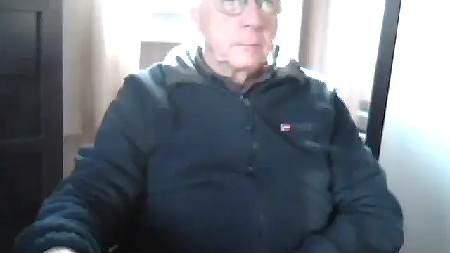 johnjohn622662 online show from February 8, 2026, 2:20 pm