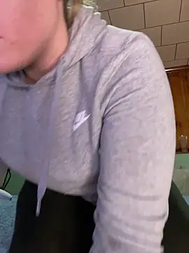 jaseyrae online show from December 12, 2024, 5:37 pm