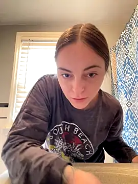 jaseyrae online show from November 15, 2025, 4:47 pm