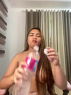 Snapshot of Bombshell_Ashy chatting on February 9, 2025, 6:01 am Bombshell Ashy online show from February 9, 2025, 6:01 am