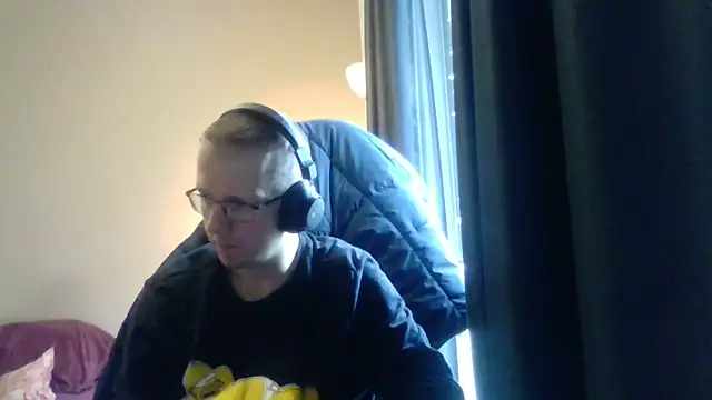 Snapshot of David250692 chatting on October 29, 2025, 10:28 am David250692 online show from October 29, 2025, 10:28 am